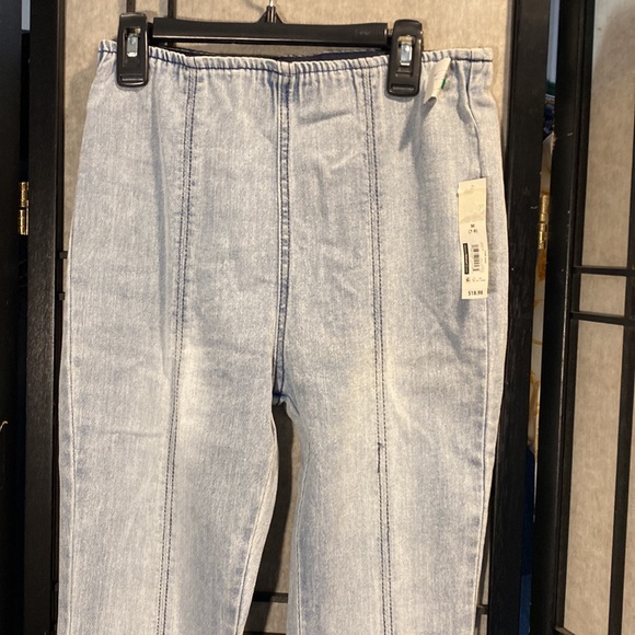 NoBo bell bottom pull on jeans size M 7/9 NWT - Picture 2 of 8